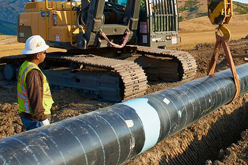 Pipeline construction for oil transportation